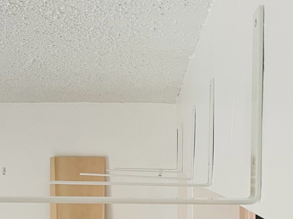 Mounted shelf brackets